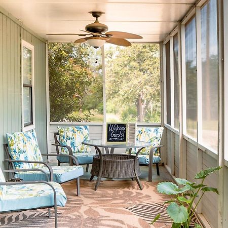 Hadley'S House - A Country 3 Bdrm With Screened-In Porch 뉴 브라운펠스 외부 사진