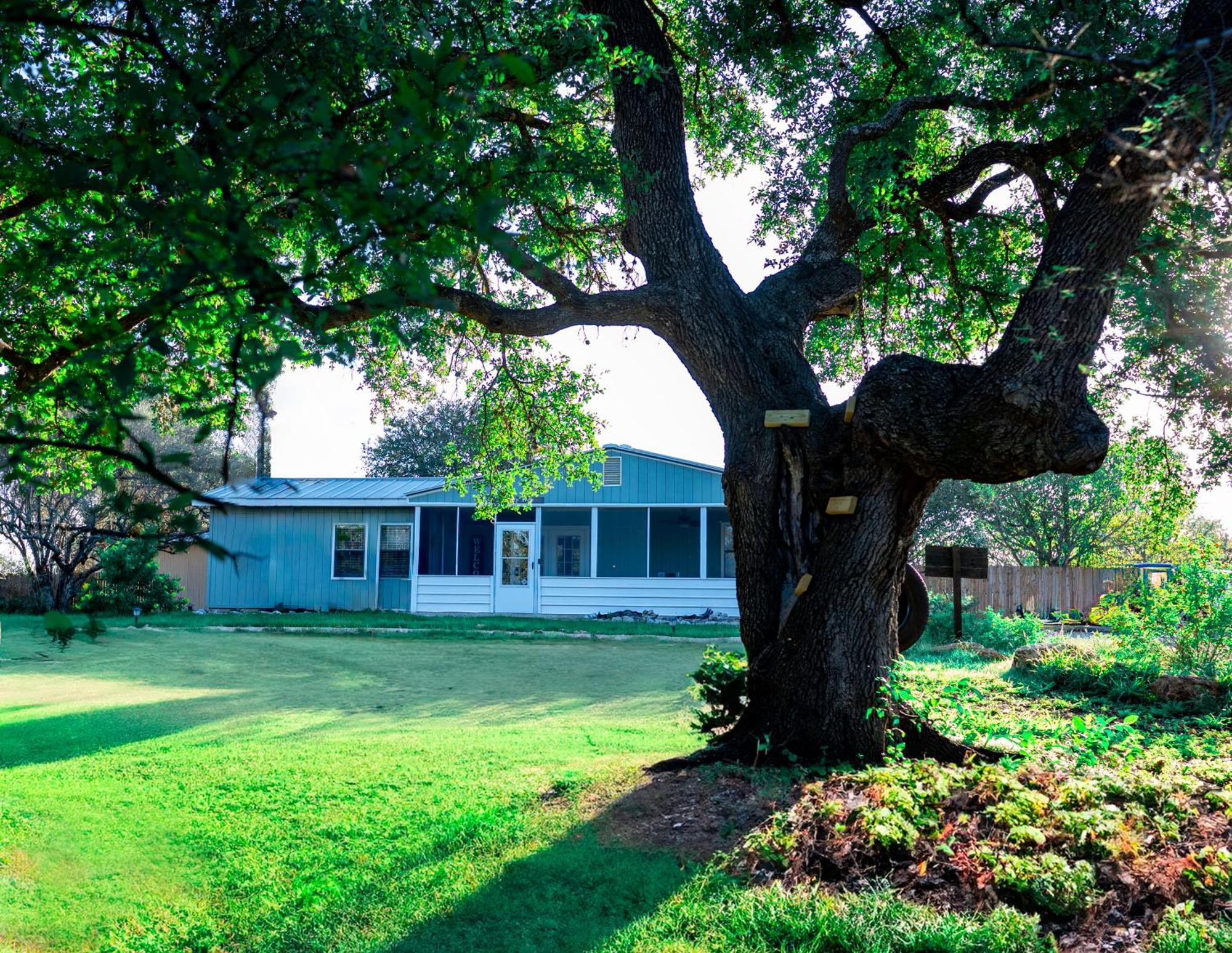 Hadley'S House - A Country 3 Bdrm With Screened-In Porch 뉴 브라운펠스 외부 사진