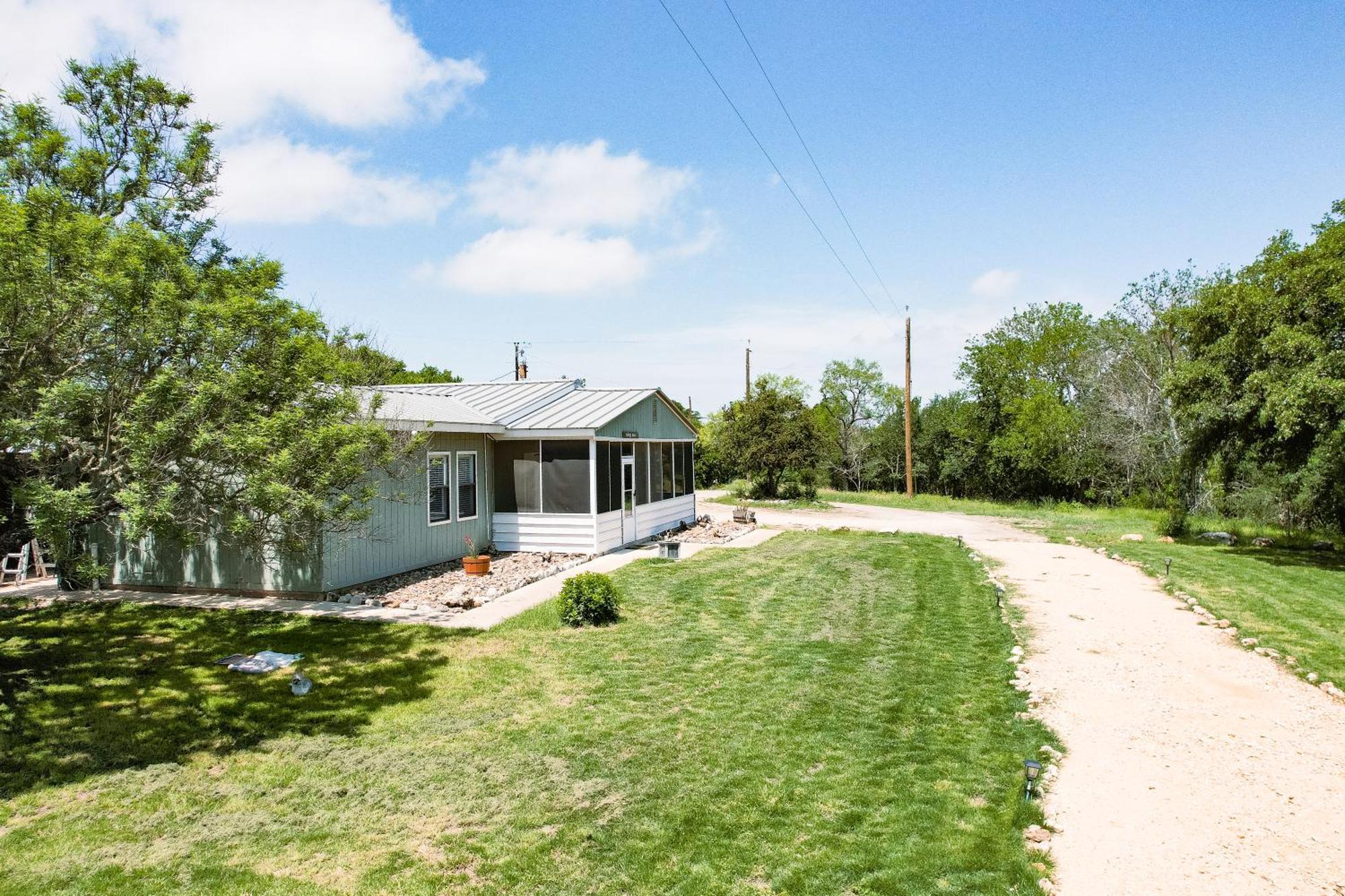 Hadley'S House - A Country 3 Bdrm With Screened-In Porch 뉴 브라운펠스 외부 사진